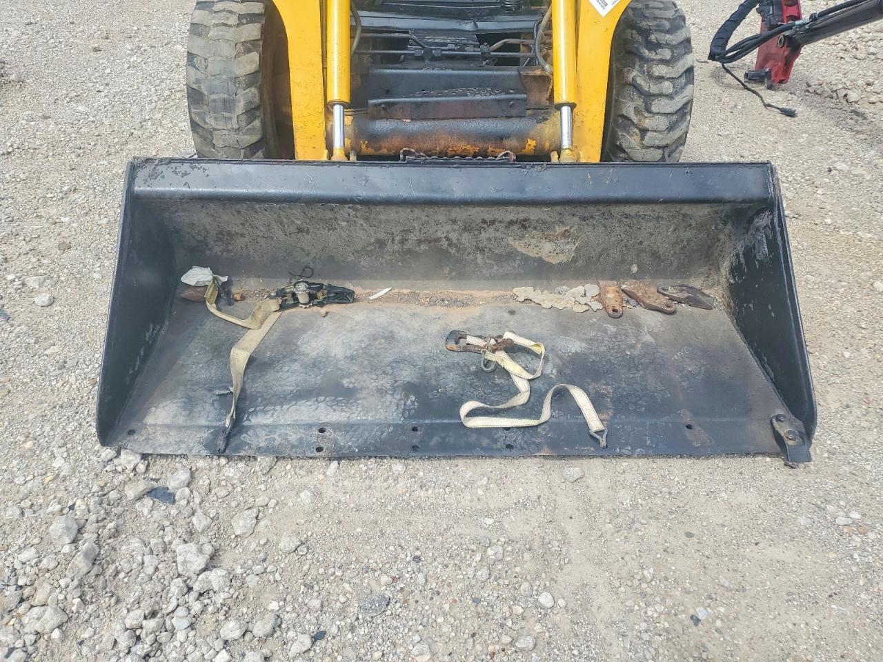2002 John Deere 240 Skid Steer Loader