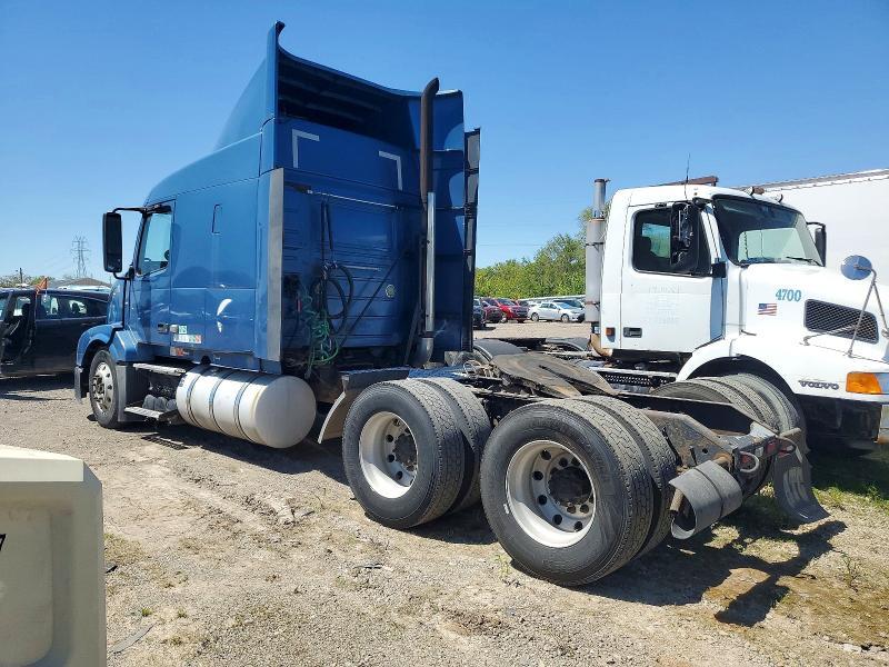 2009 Volvo VNL Semi Truck