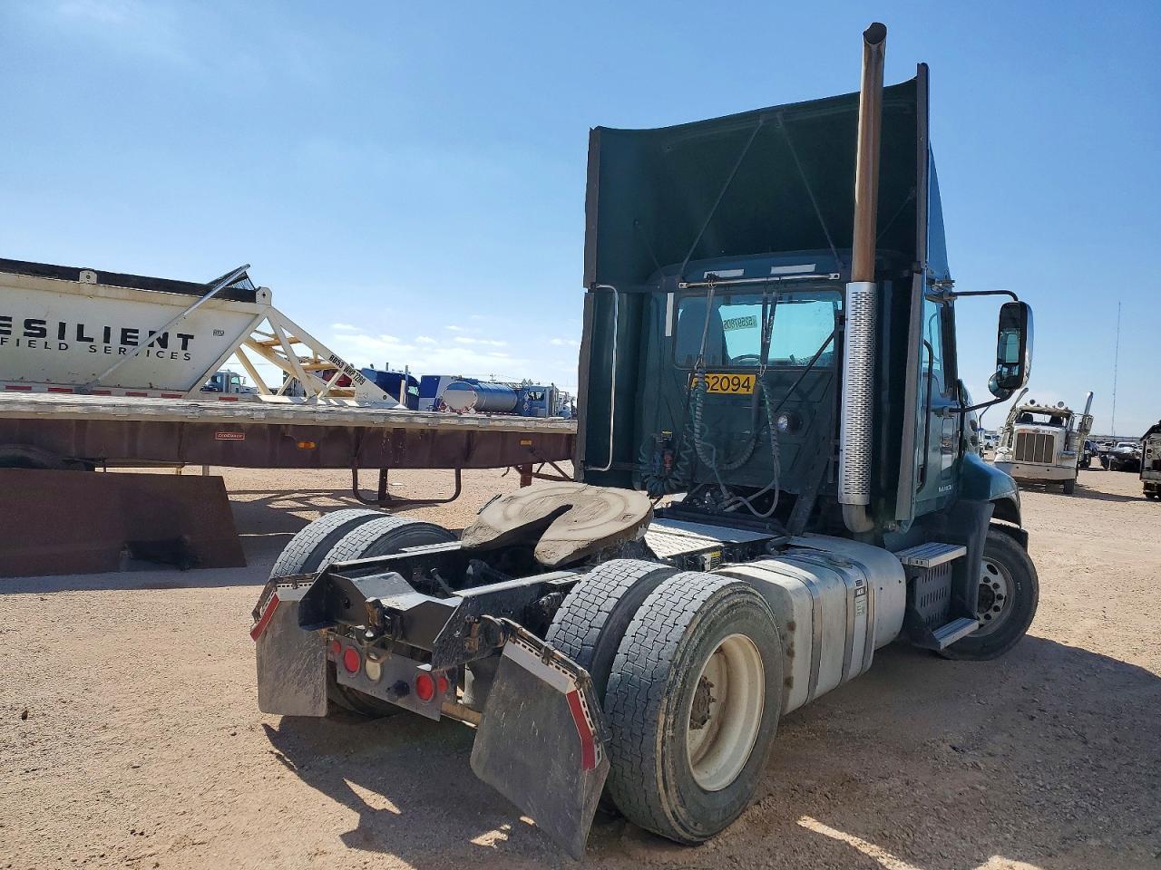 2017 Mack CXU612 Semi Truck