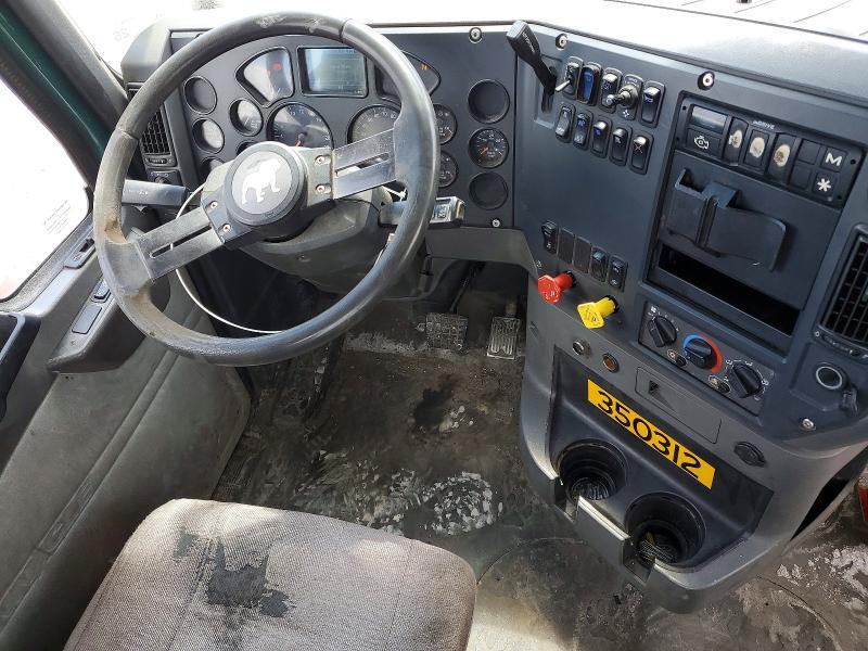 2016 Mack CXU612 Semi Truck