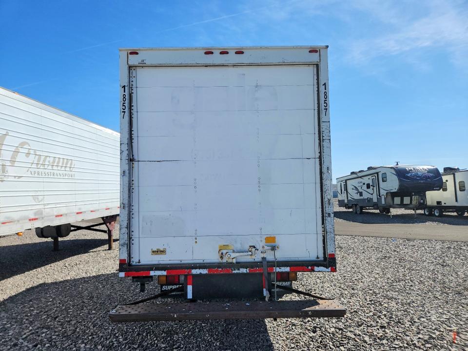 2016 Isuzu NPR HD BOX Truck