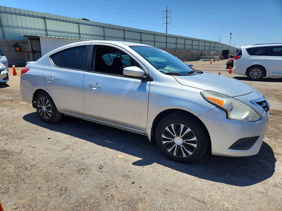 2015 Nissan Versa 1.6 sv