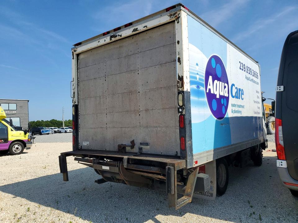 2011 Isuzu NPR BOX Truck