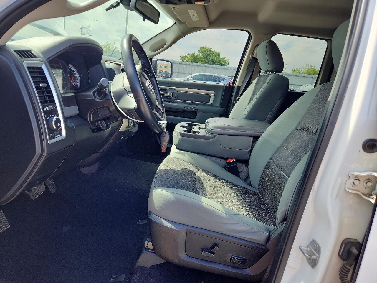 2015 Dodge RAM 1500 SLT