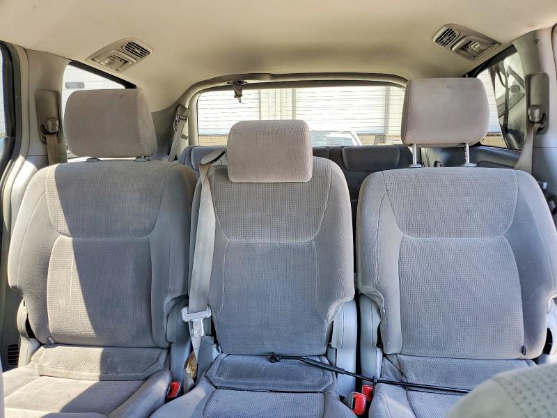 2004 Toyota Sienna le 8 Passenger