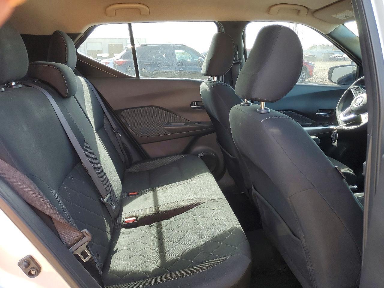 2019 Nissan Kicks sv