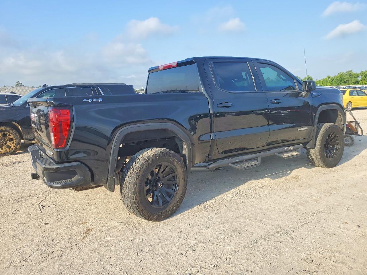 2024 GMC Sierra K1500 Elevation