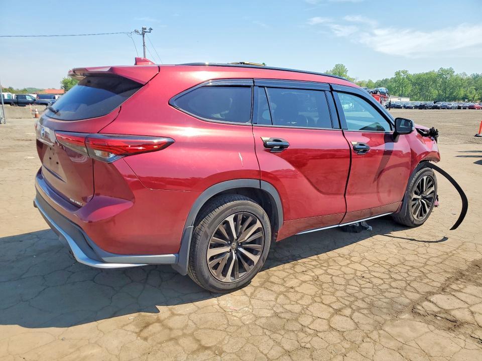 2022 Toyota Highlander xse