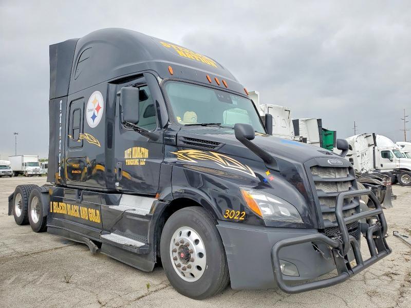 2021 Freigliner 2021 Freightliner Cascadia 126 Semi Truck