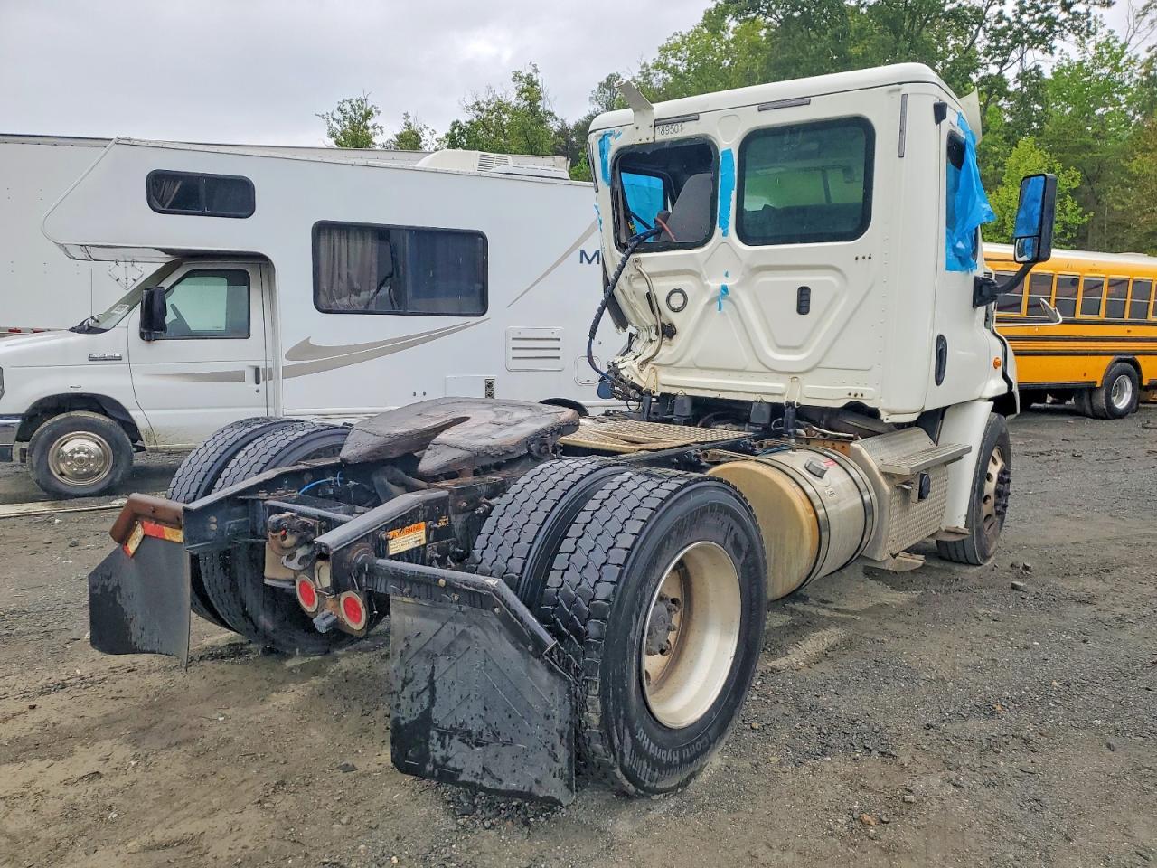 2018 Freigliner 2018 Freightliner Cascadia 113 Semi Truck
