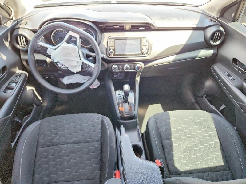 2022 Nissan Kicks s