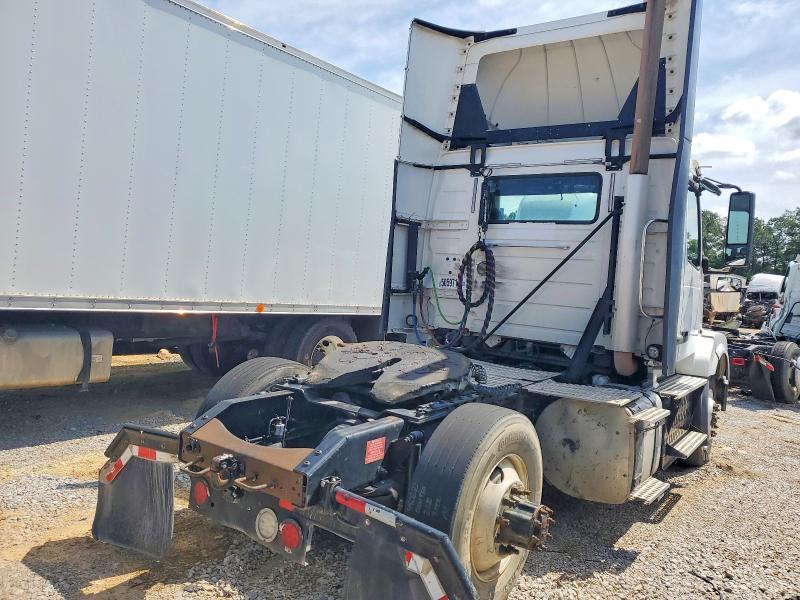 2017 Volvo VNL Semi Truck