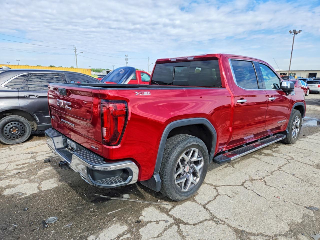 2022 GMC Sierra K1500 SLT