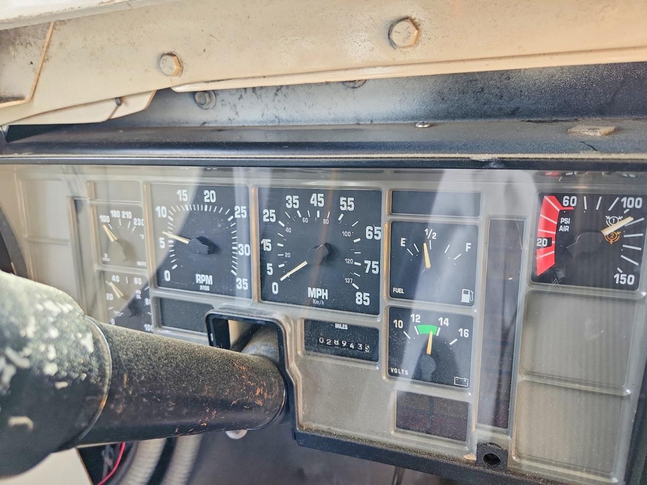 1990 International 3000 3700