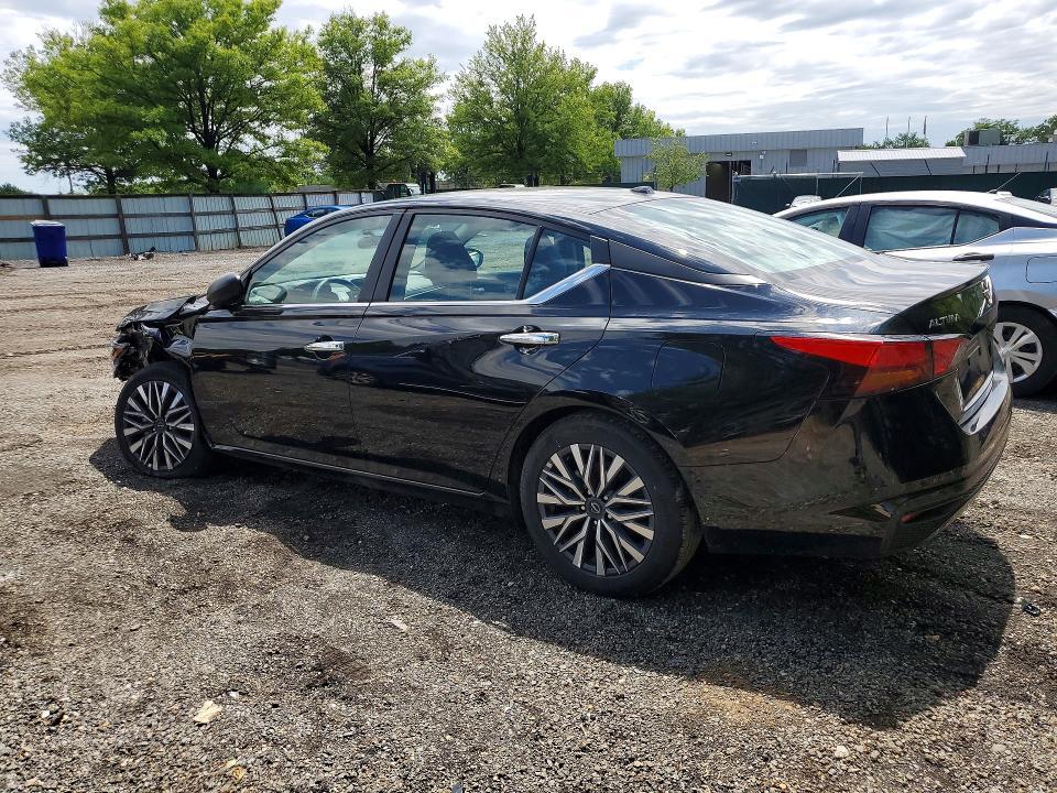 2025 Sterling Altima SV