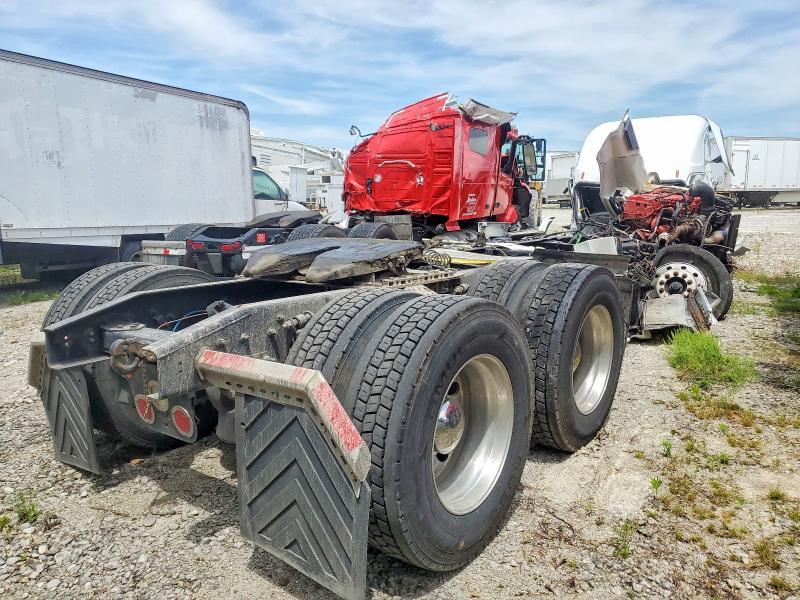 2018 Freightliner Cascadia 126
