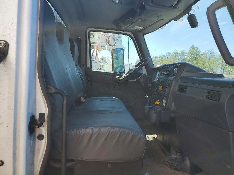 2022 International MV607 BOX Truck