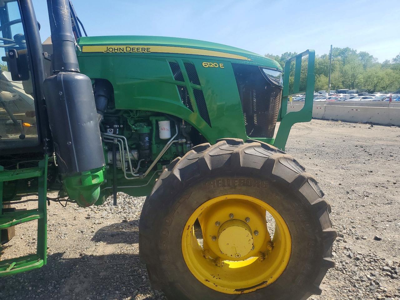 2016 John Deere 6120E