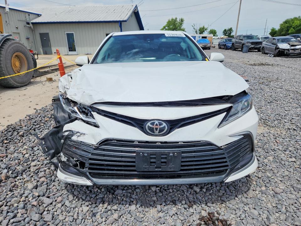 2021 Toyota Camry le