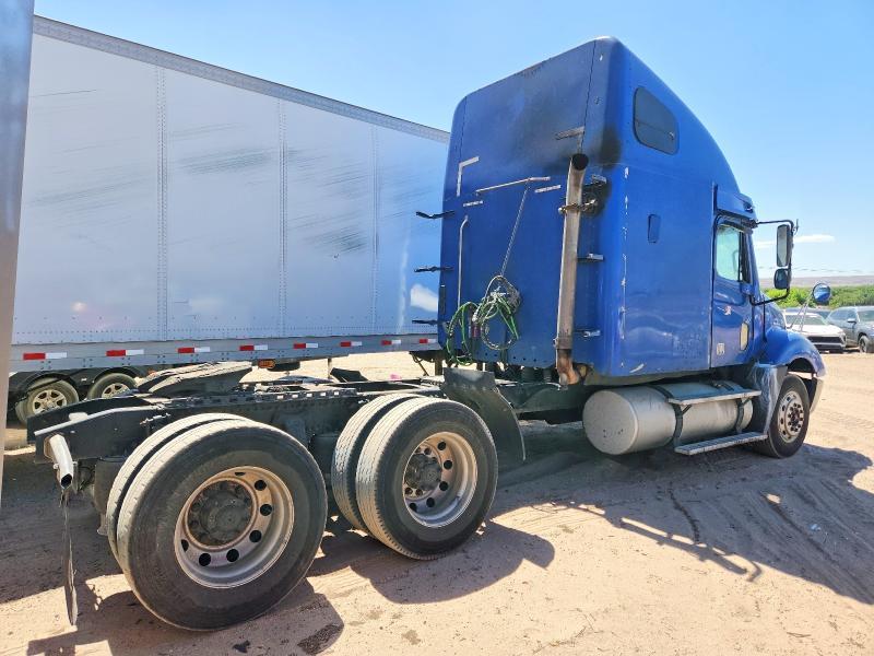 2006 Freightliner Columbia 120 Semi Truck