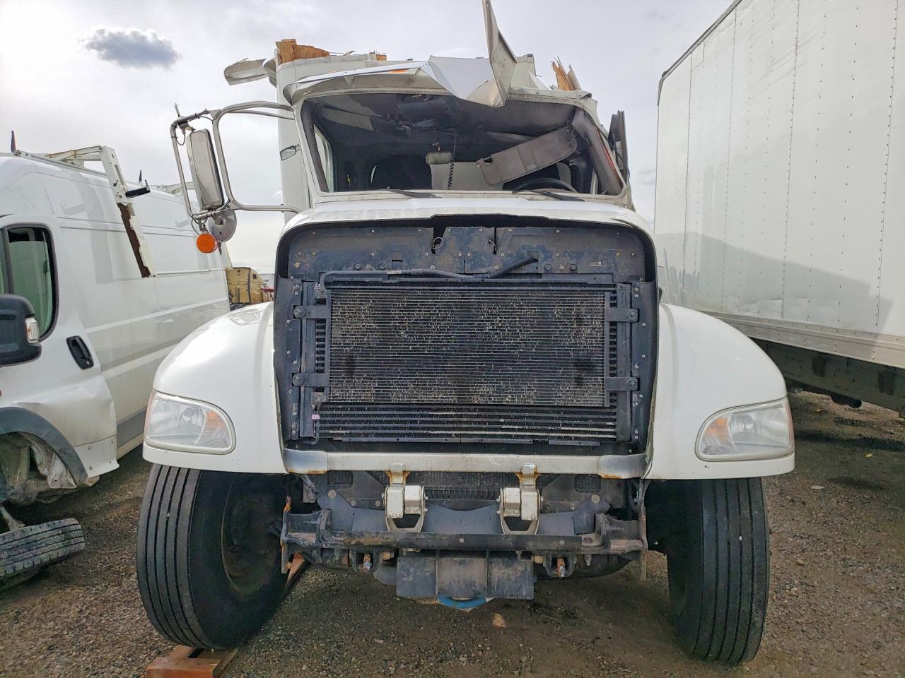 2022 Peterbilt 337 BOX Truck
