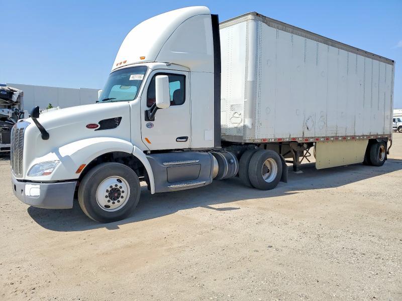 2017 Peterbilt 579 Semi Truck