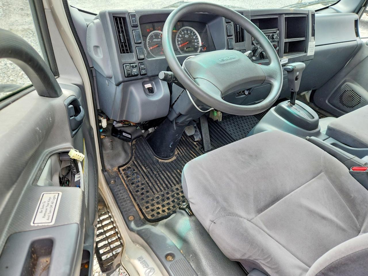 2019 Isuzu NPR HD-BOX Truck