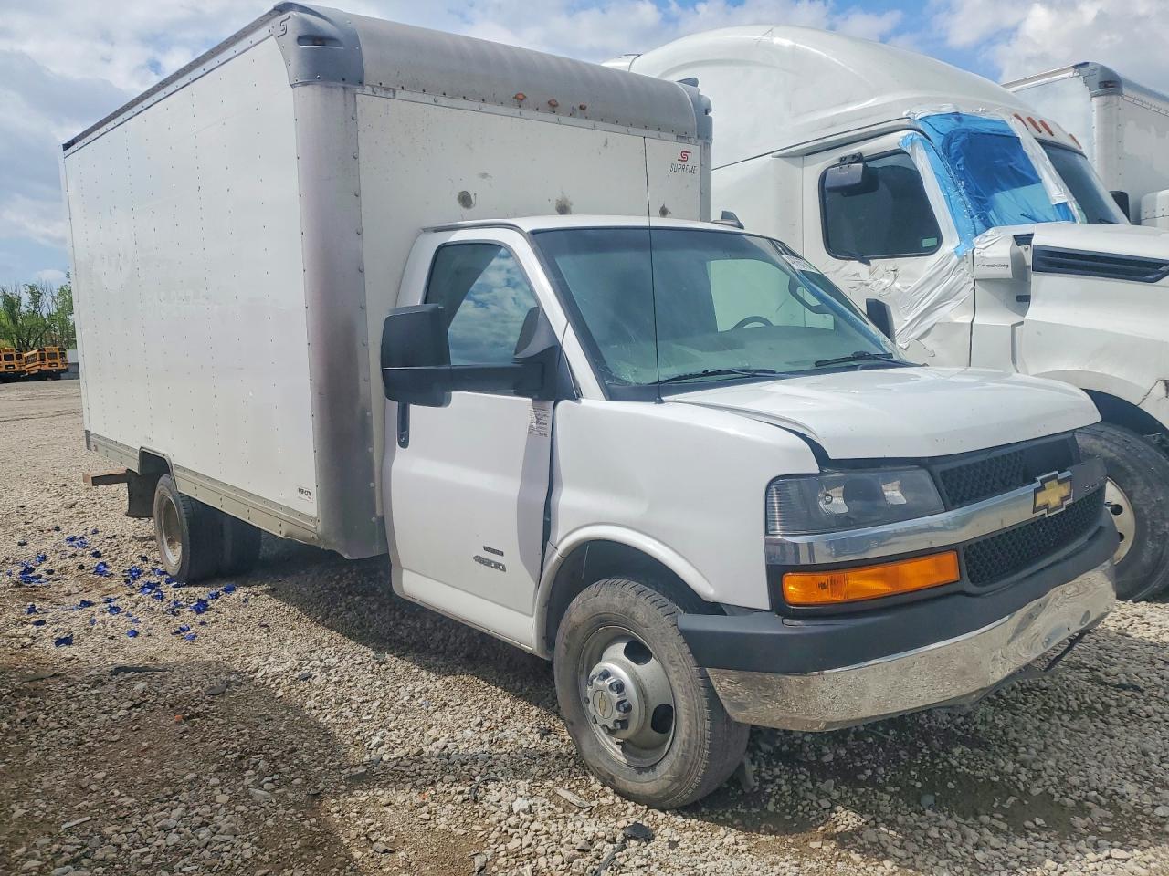 2019 Chev Express G4500