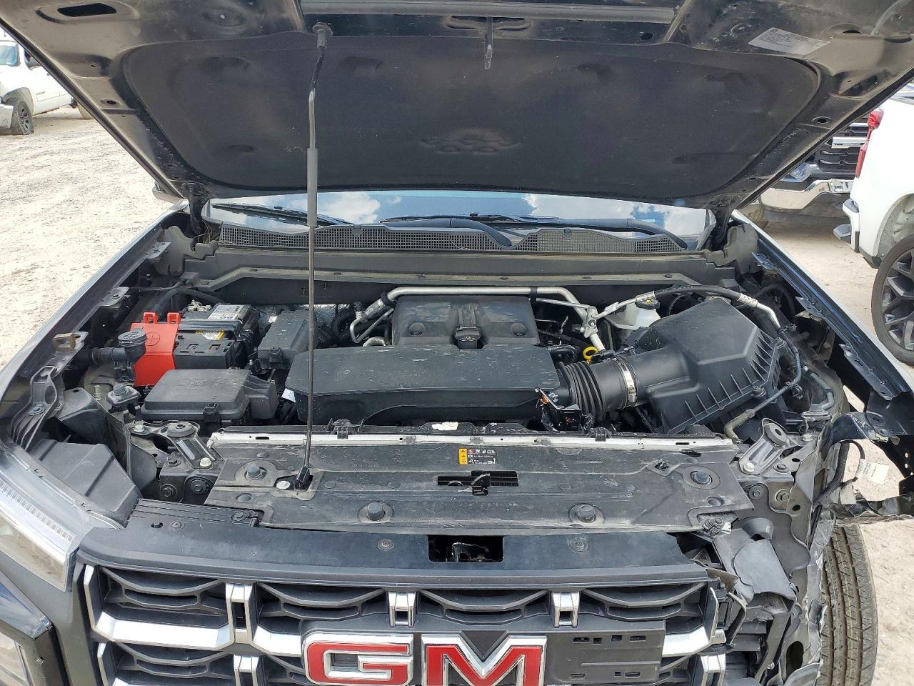 2024 GMC Canyon AT4
