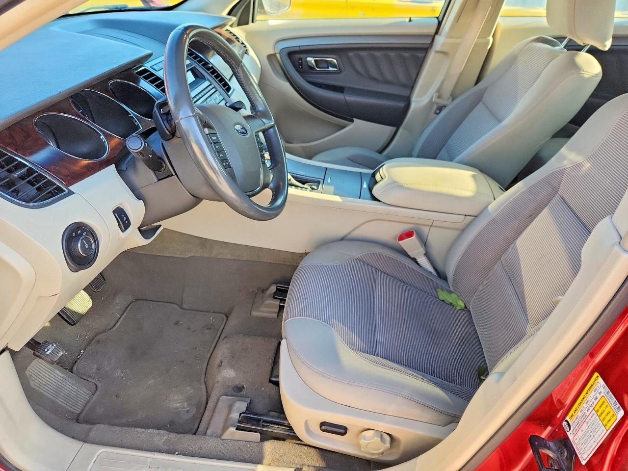2011 Ford Taurus sel