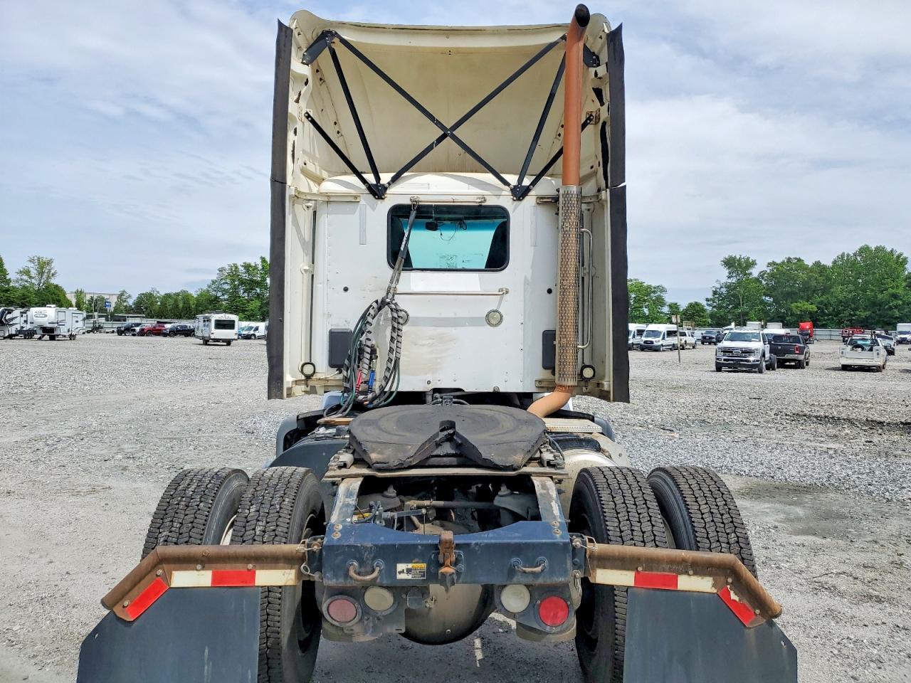 2018 Peterbilt 579 Semi Truck