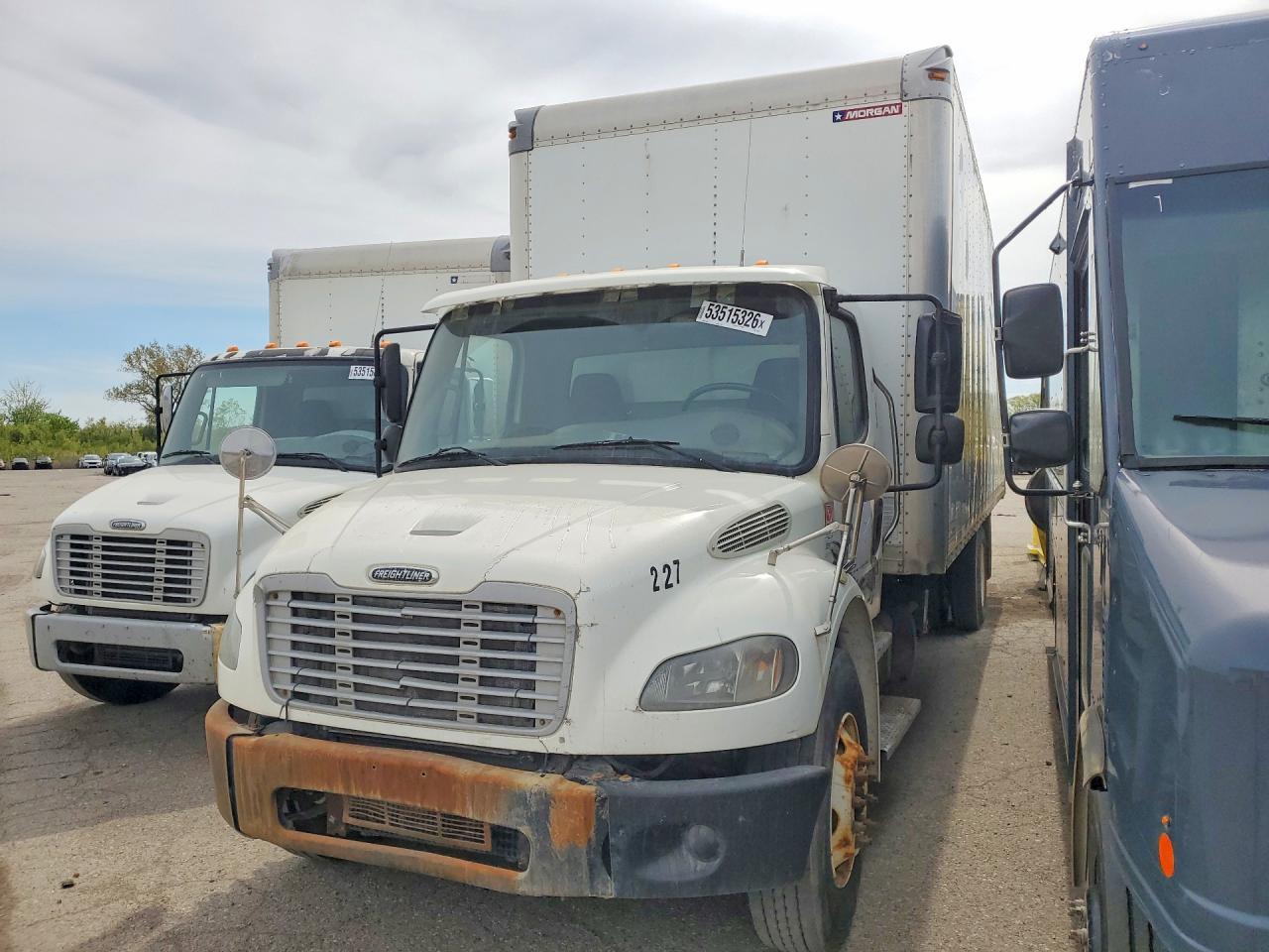 2013 Freigliner 2013 Freightliner Business Class M2 BOX Truck