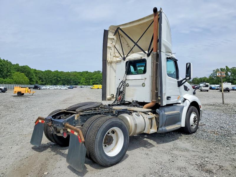 2018 Peterbilt 579 Semi Truck