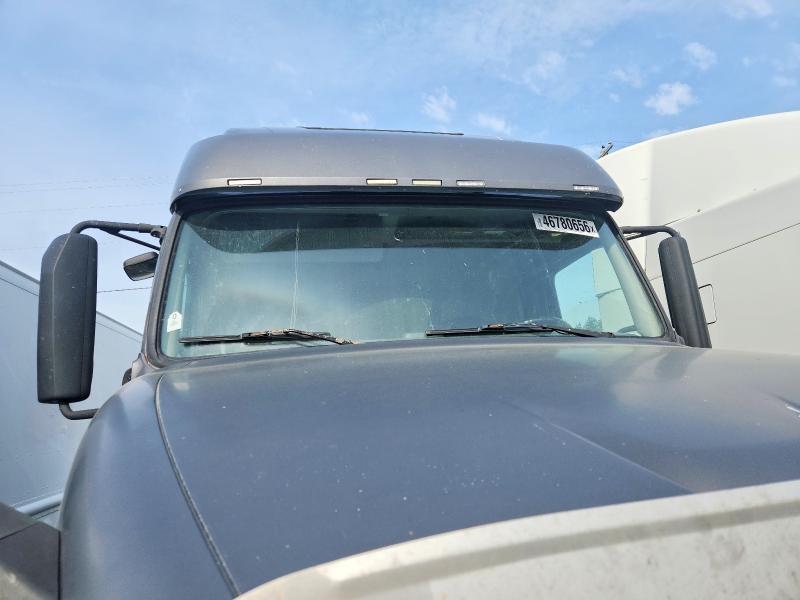 2011 Volv O VNL Semi Truck