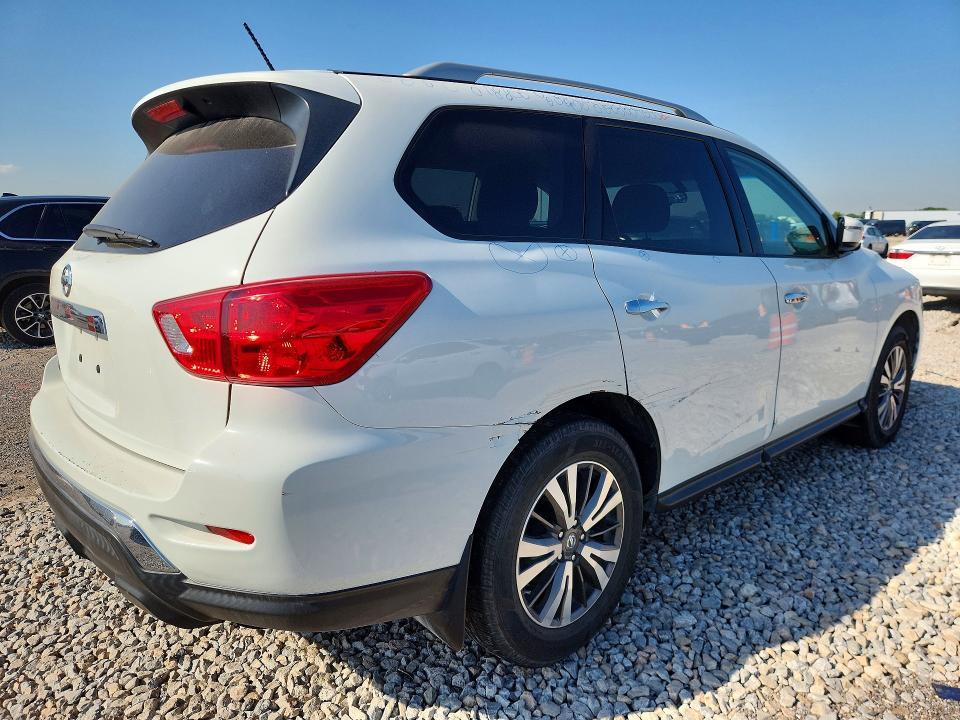 2017 Nissan Pathfinder s