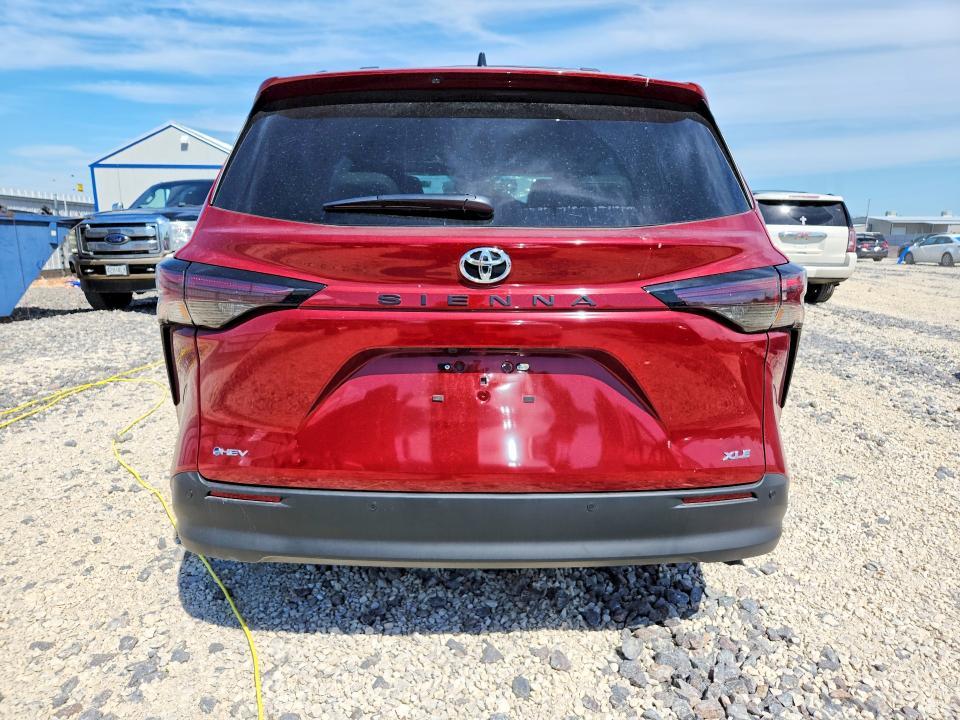 2026 Toyota Sienna xle 8-passenger