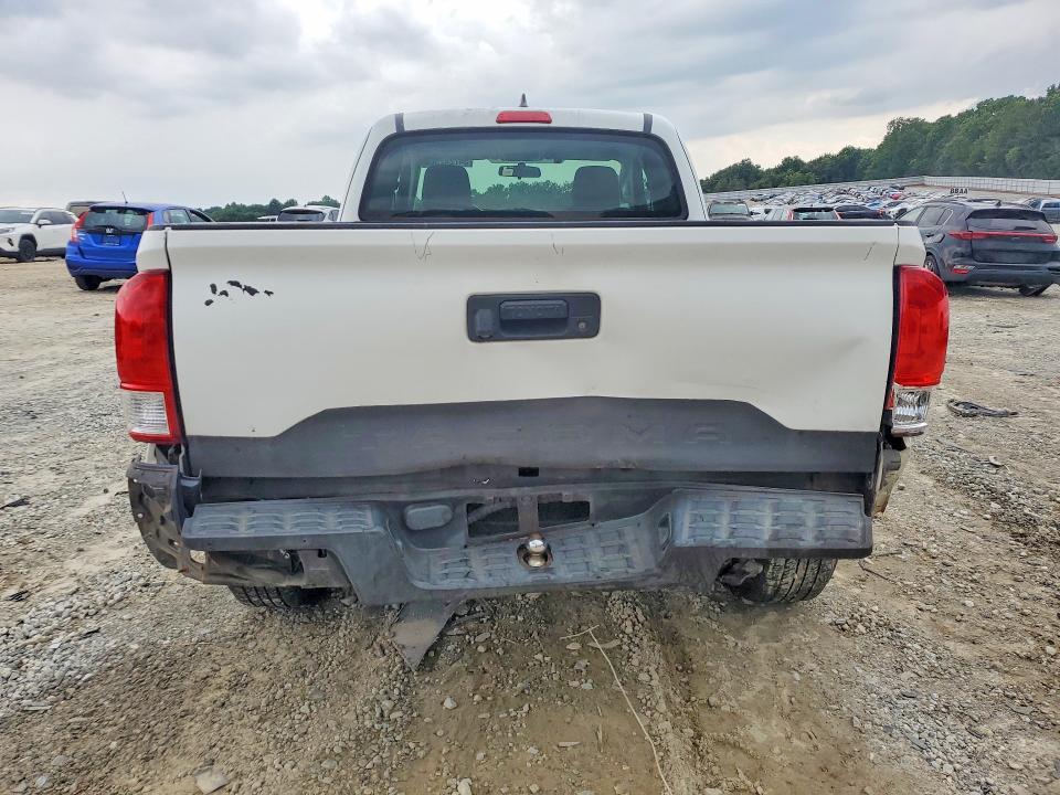 2017 Toyota Tacoma sr