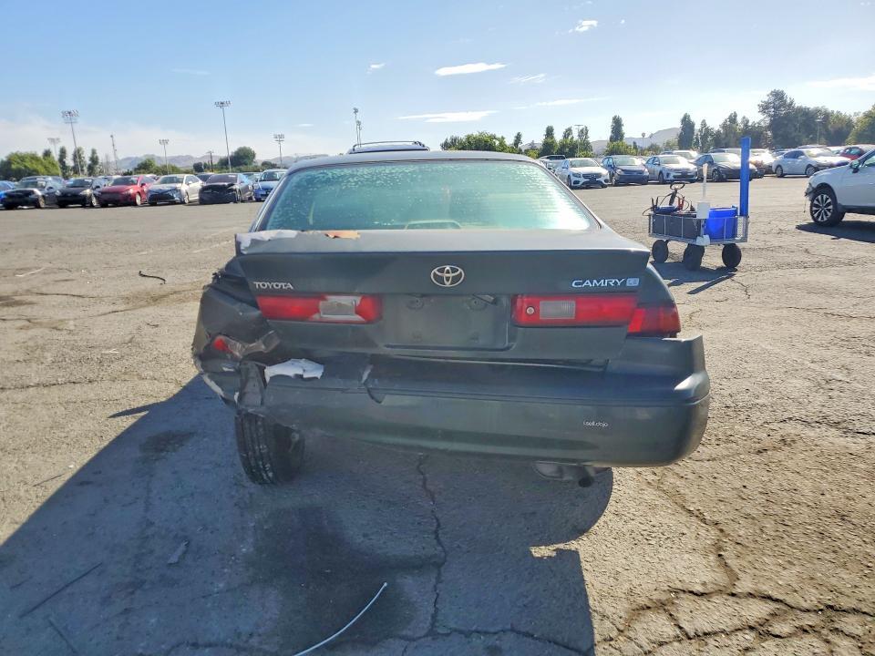 1999 Toyota Camry le