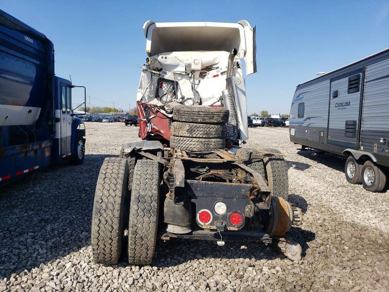 2007 Freigliner Conventional Columbia