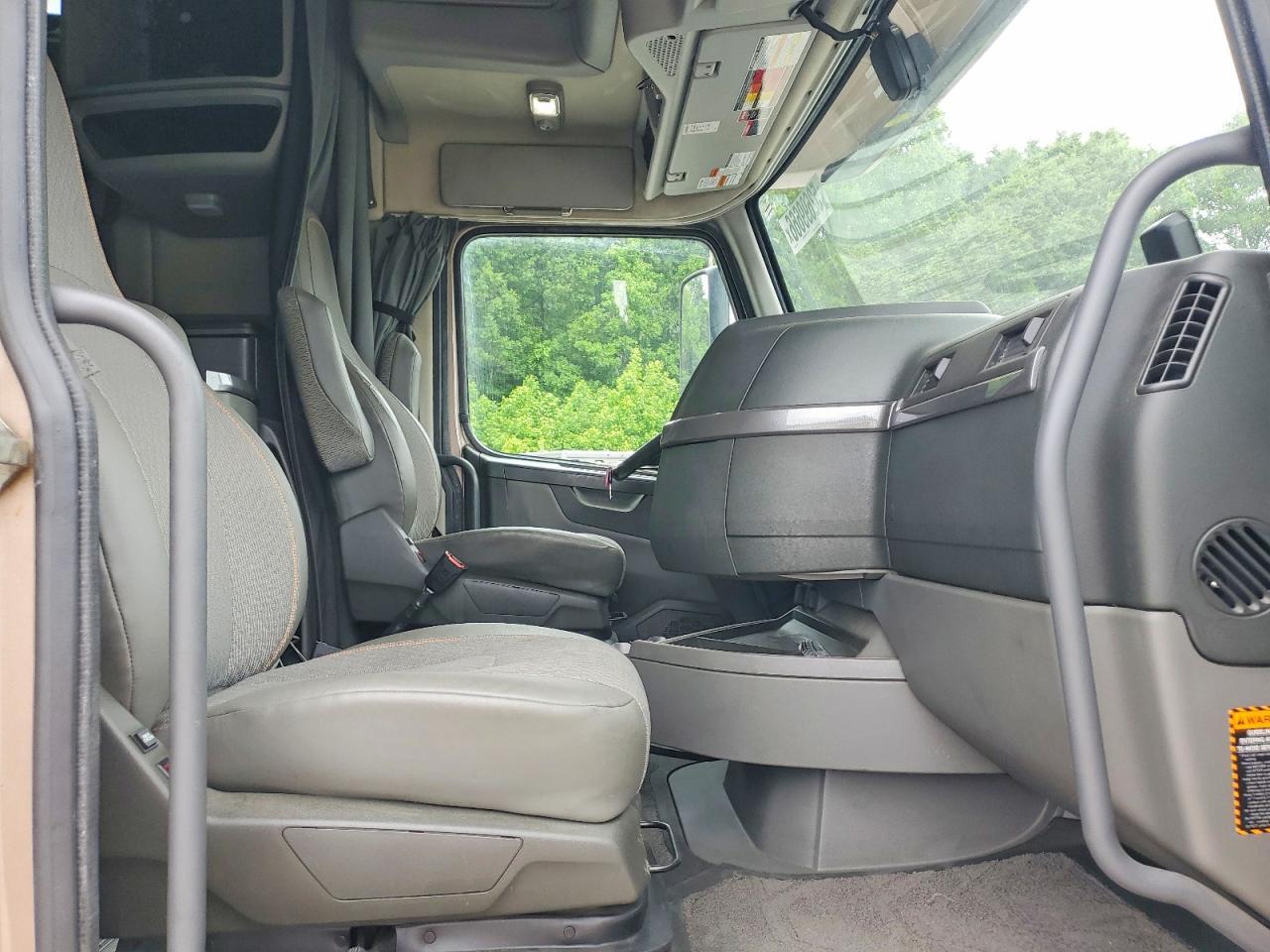 2020 Volvo VN VNL-Semi Truck