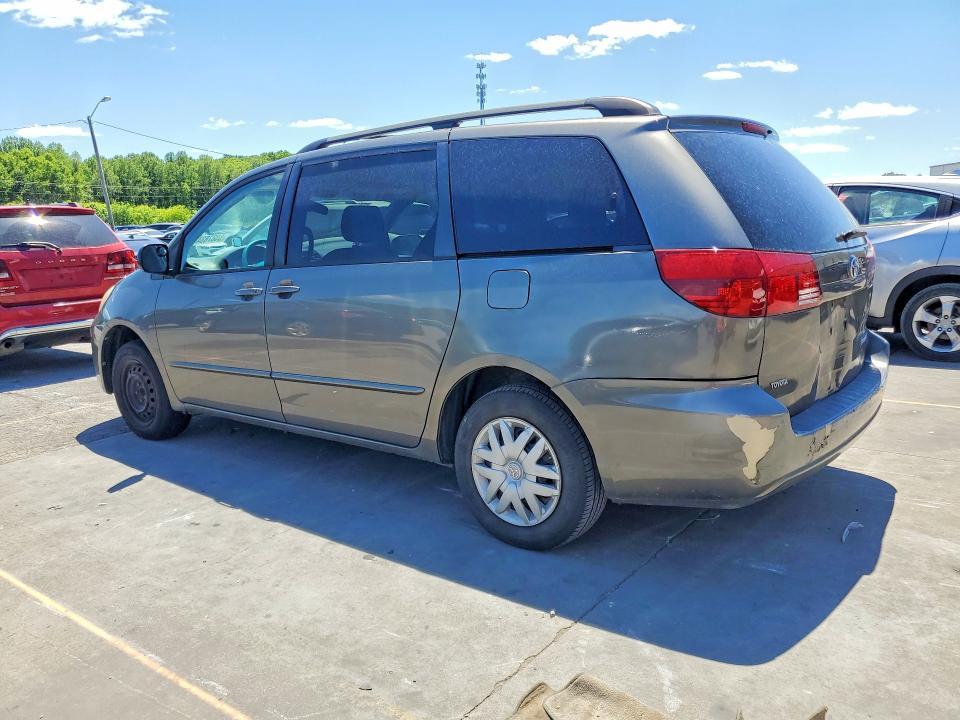 2004 Toyota Sienna le 8 Passenger