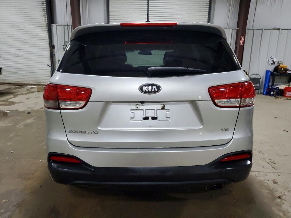 2016 KIA Sorento lx V6
