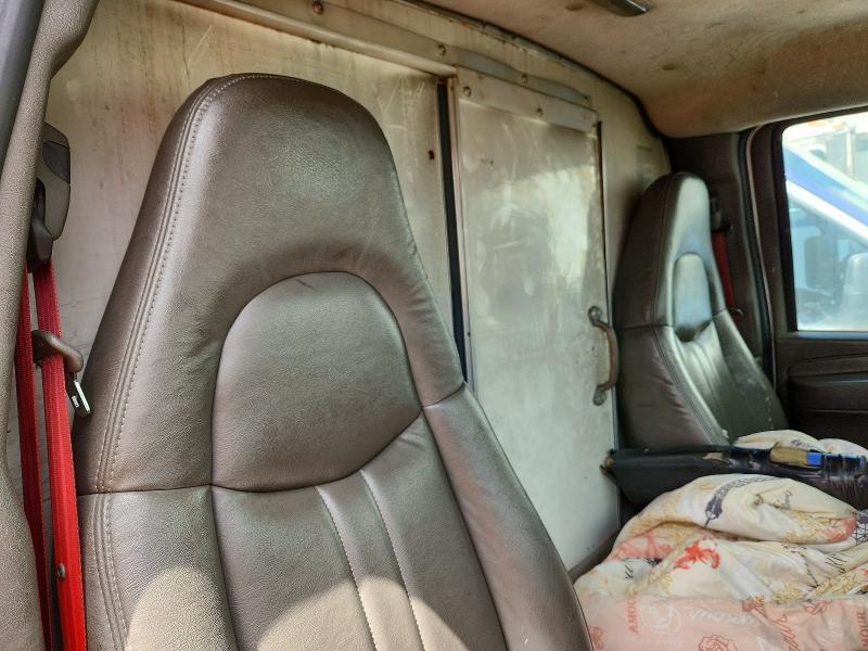 2009 GMC Savana BOX Truck