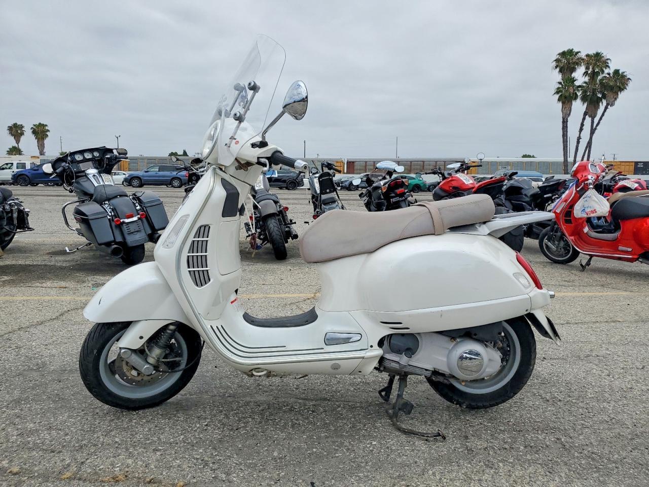 2006 Vespa Granturismo 200