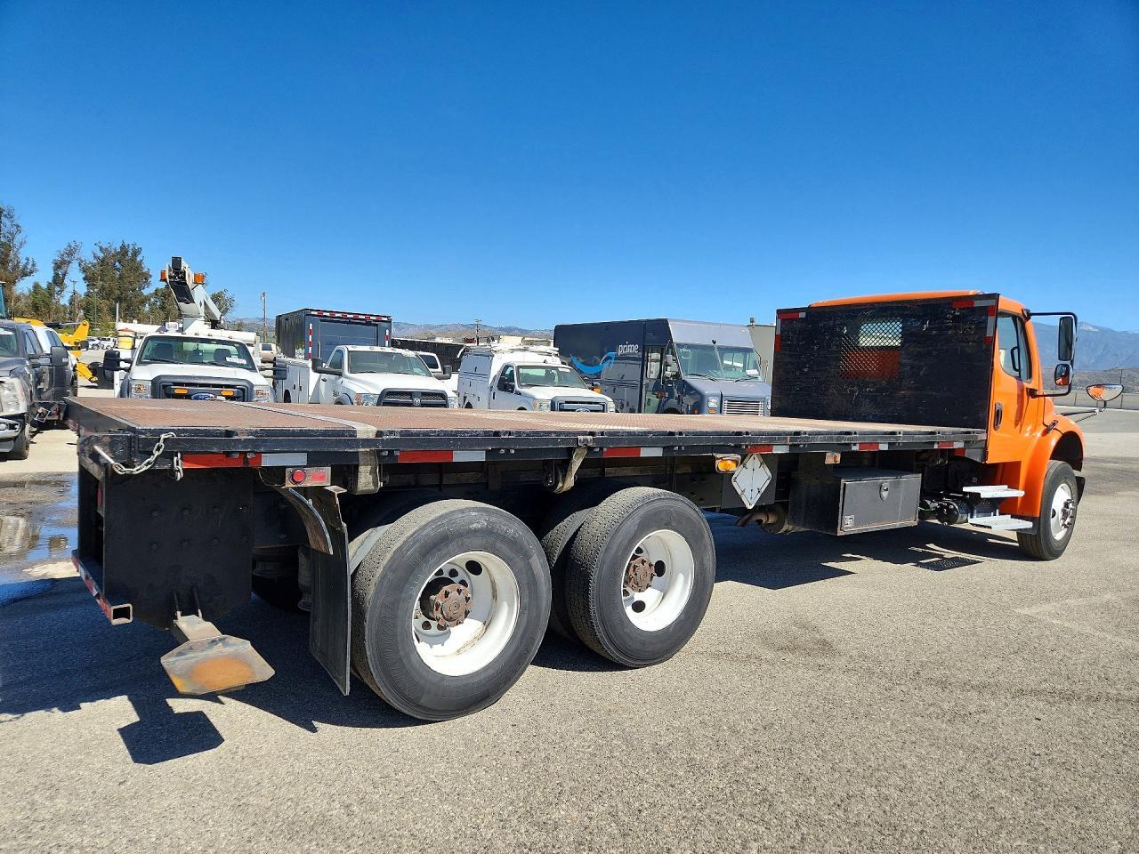 2016 Freightliner Business Class M2 Flatbed Truck