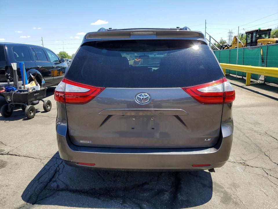 2015 Toyota Sienna le