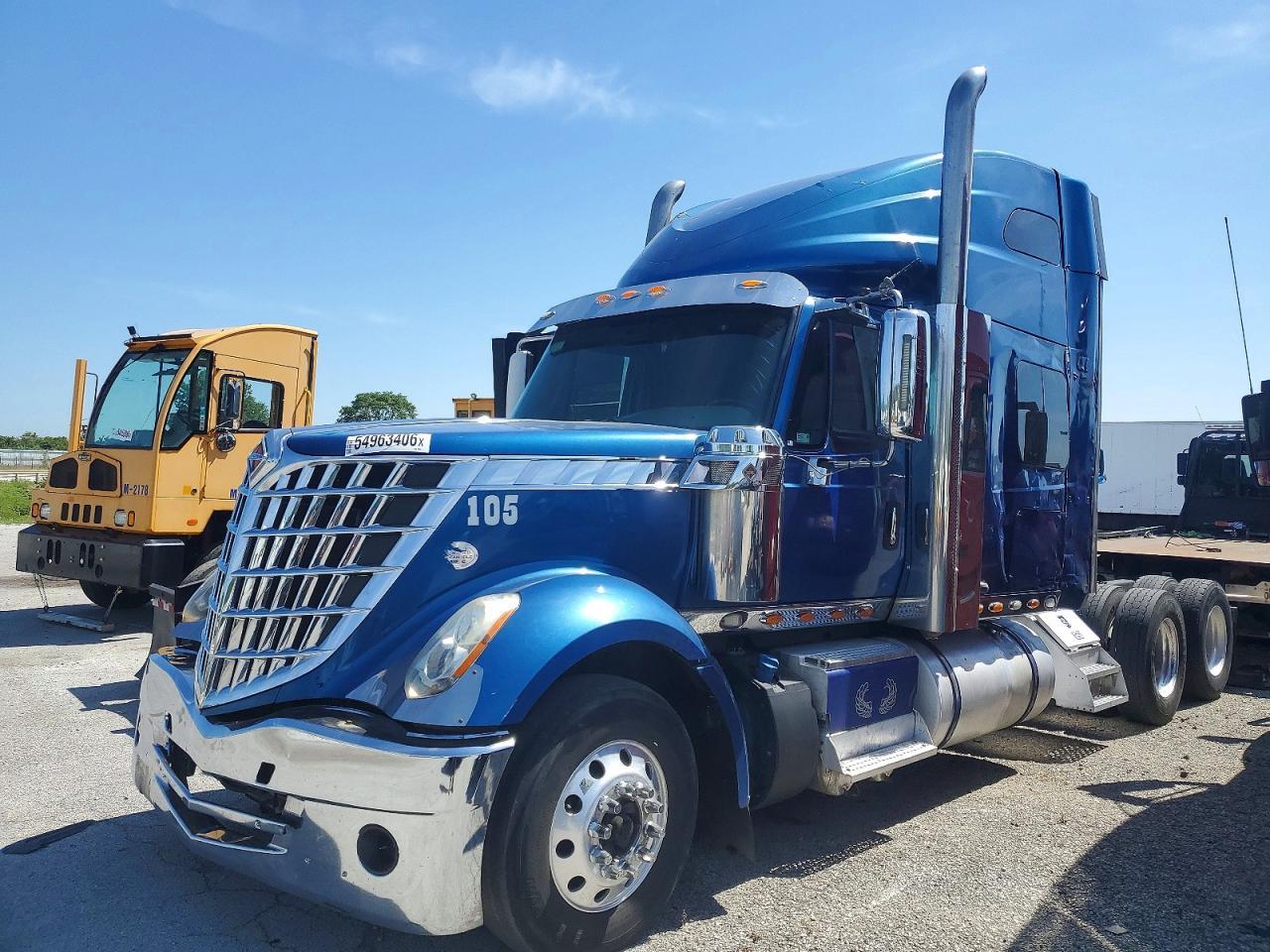 2017 International LF517 Semi Truck