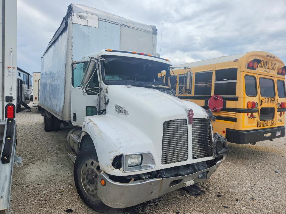 2005 Kenworth T300 BOX Truck