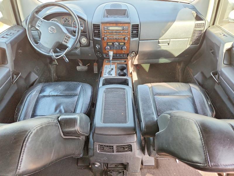 2011 Nissan Titan SV