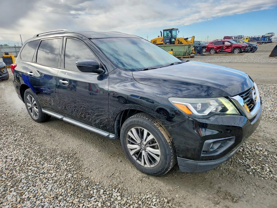 2019 Nissan Pathfinder sv